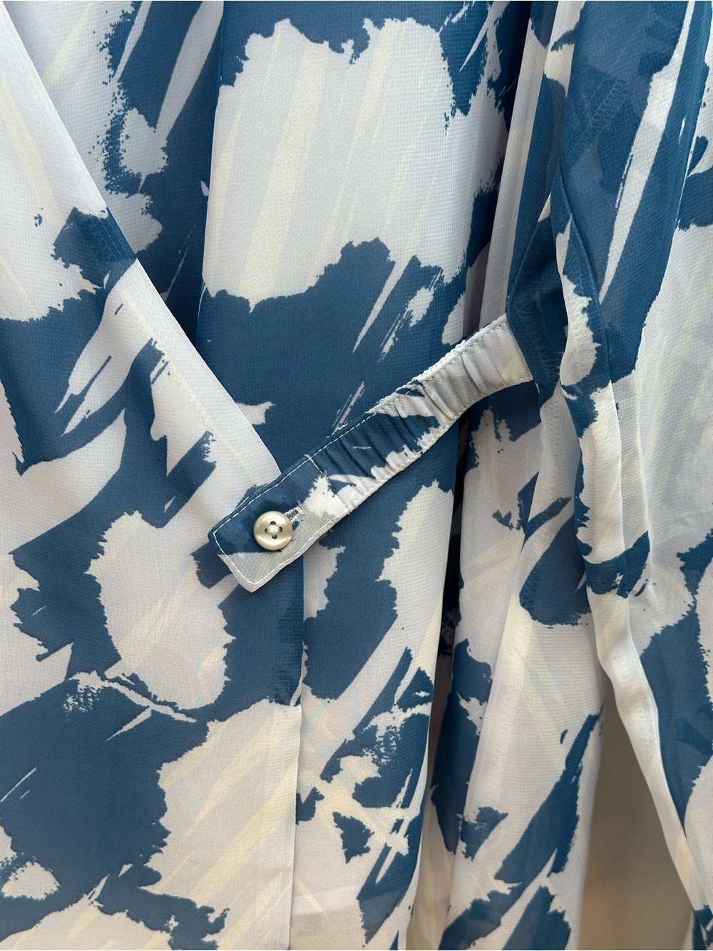 Calvin Klein Blue & White Abstract Wrap Top, XL, NWT - Picture 4 of 7